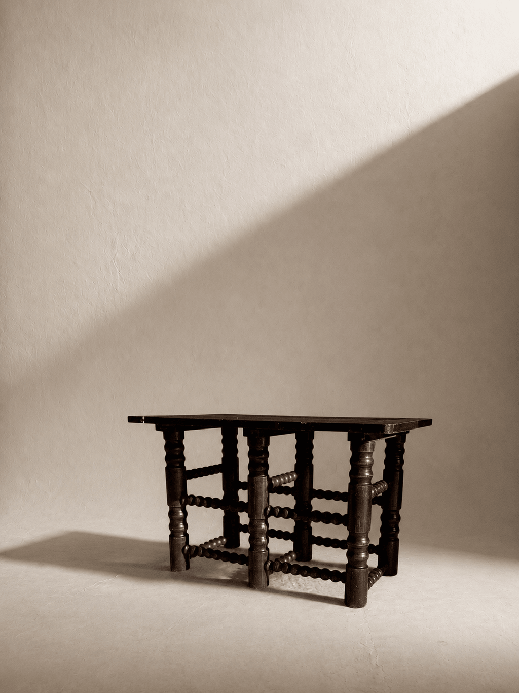 Brutalist Oak coffee table By Charles Dudouyt circa 1940s. – Coffee Table – MILLA OBJETS