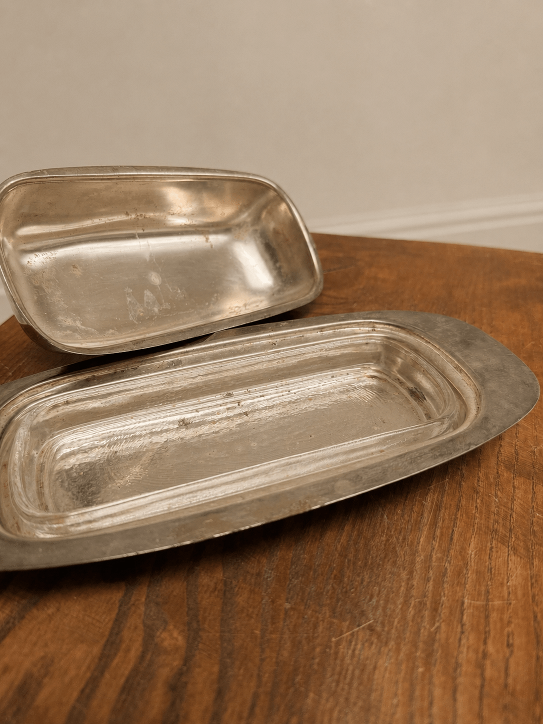 Vintage Silver-Plated Domed Butter Dish with Clear Glass Liner & Gilt Acorn Finial – Butter Dish – MILLA OBJETS