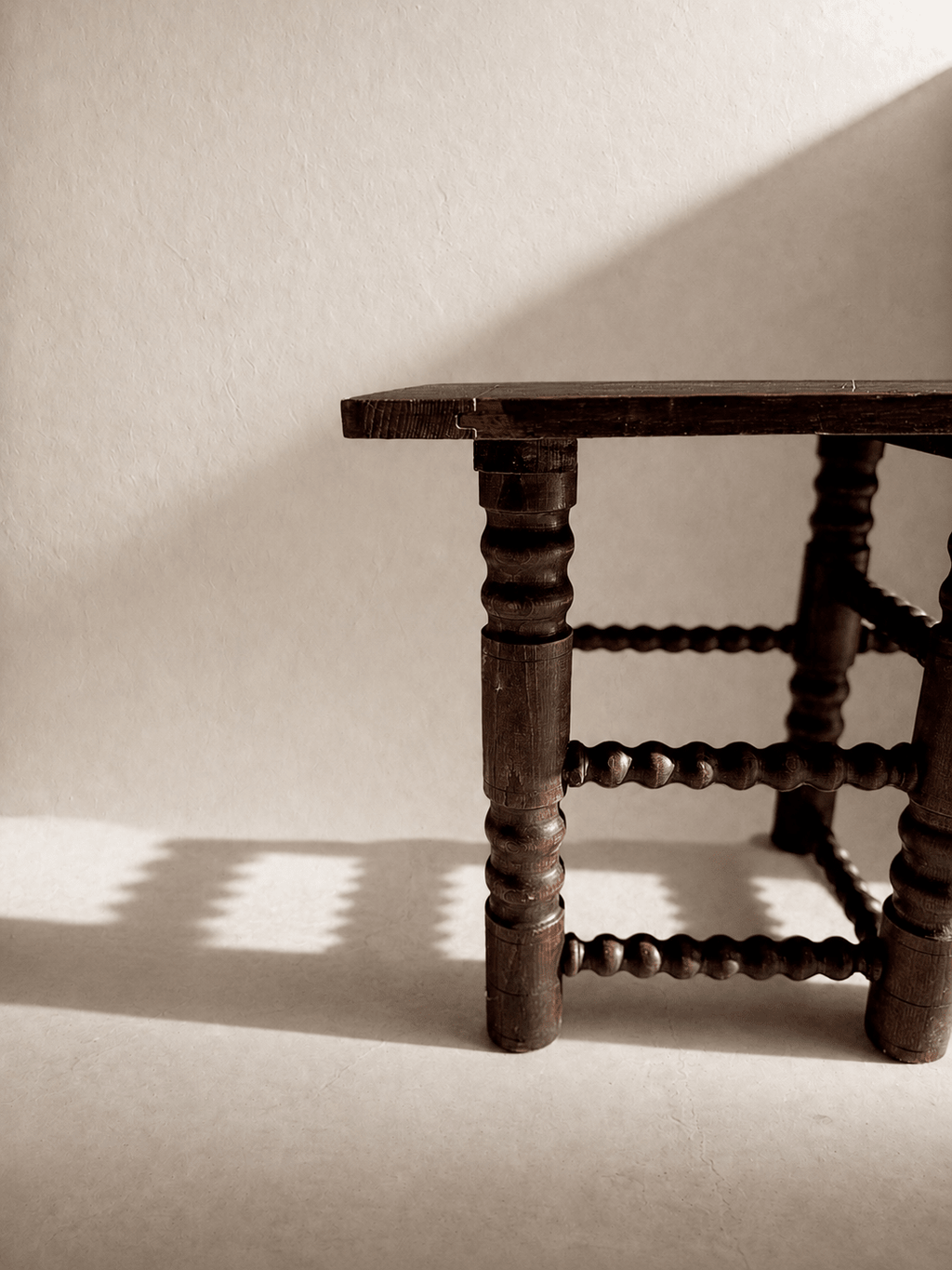 Brutalist Oak coffee table By Charles Dudouyt circa 1940s. – Coffee Table – MILLA OBJETS