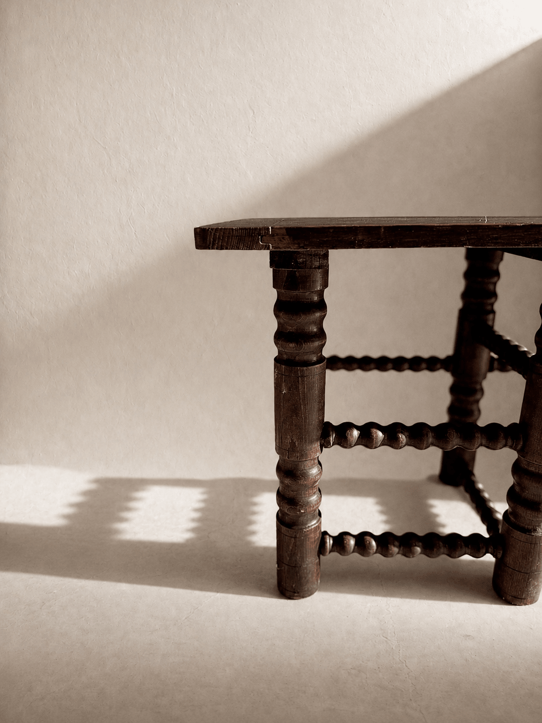 Brutalist Oak coffee table By Charles Dudouyt circa 1940s. – Coffee Table – MILLA OBJETS