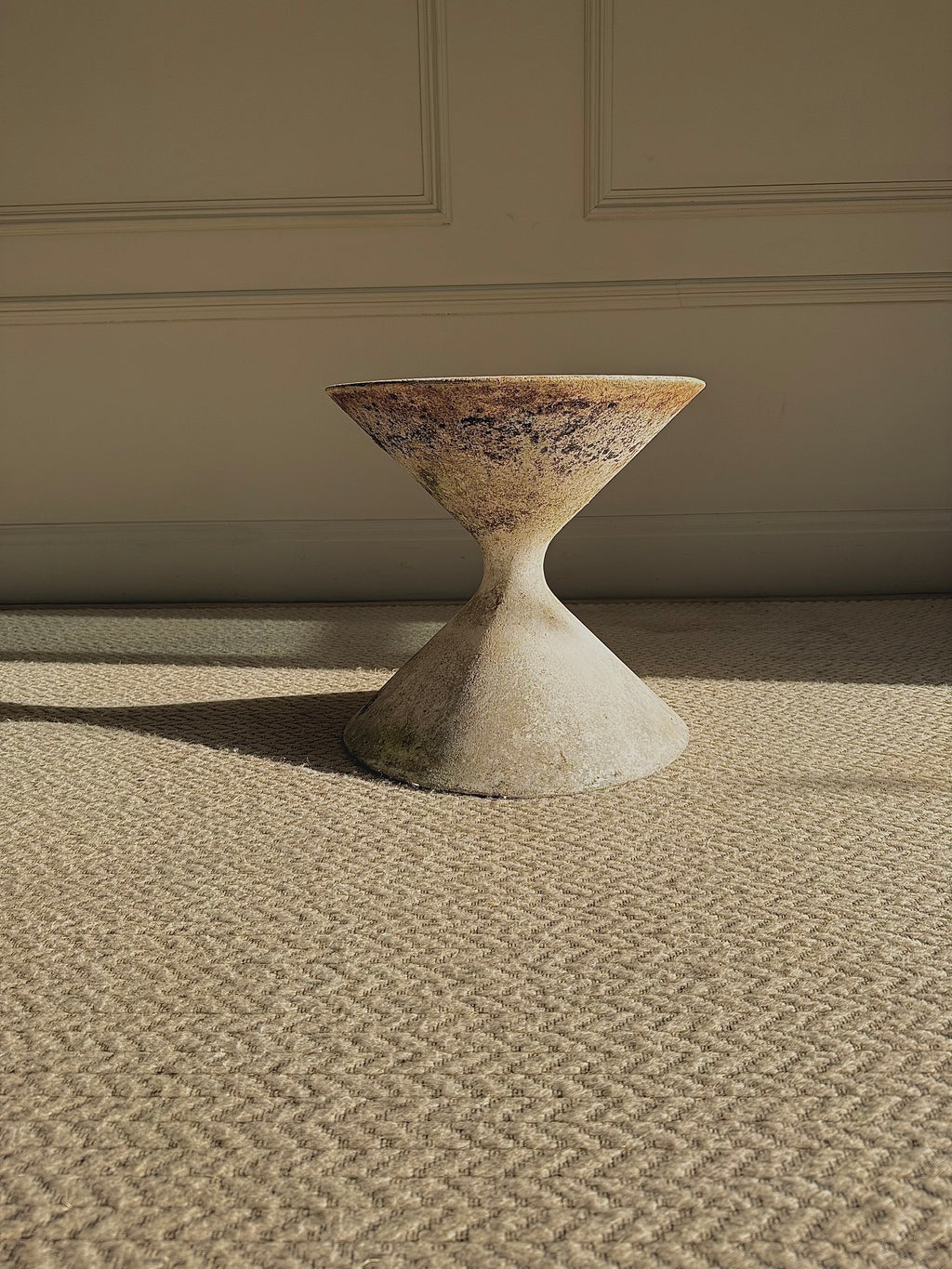 Willy Guhl Diablo Hourglass Planter