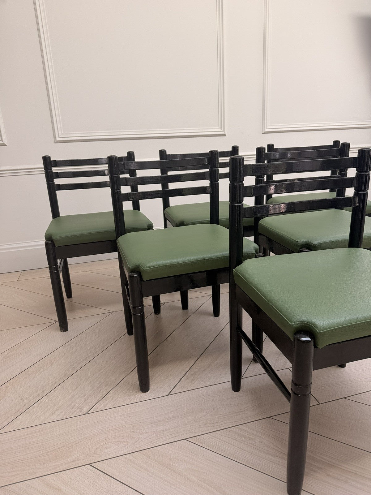Set 6 Mid Century Style Black Lacquer Dining Chairs Green Upholstered Seats