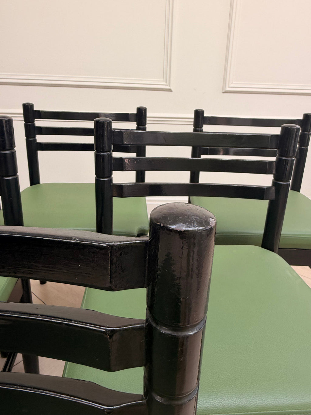 Set 6 Mid Century Style Black Lacquer Dining Chairs Green Upholstered Seats