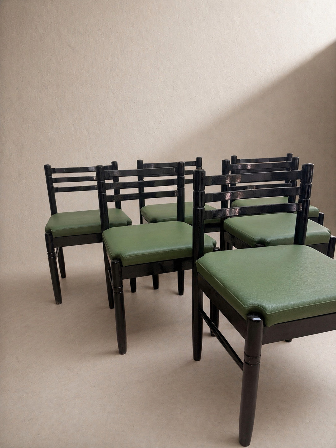 Set 6 Mid Century Style Black Lacquer Dining Chairs Green Upholstered Seats