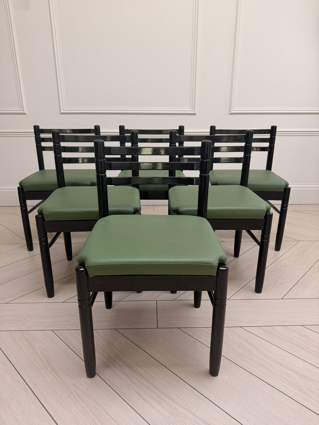 Set 6 Mid Century Style Black Lacquer Dining Chairs Green Upholstered Seats
