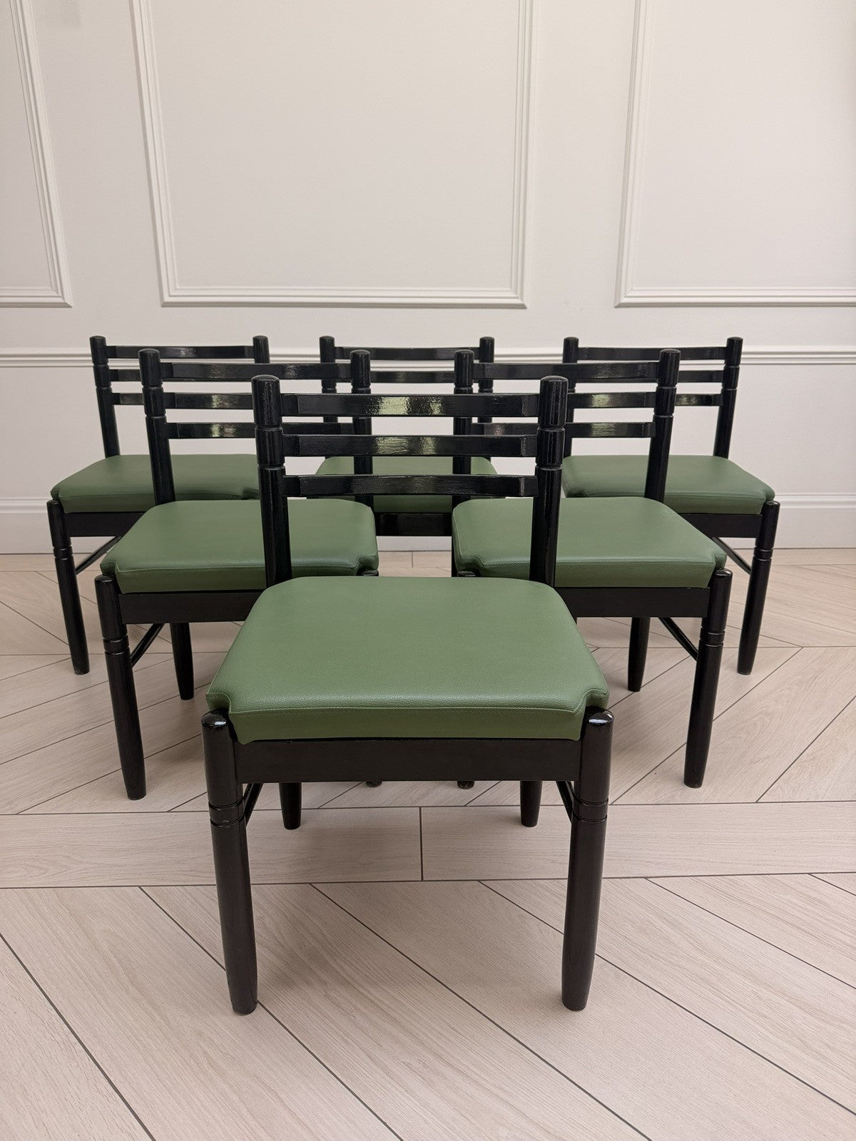 Set 6 Mid Century Style Black Lacquer Dining Chairs Green Upholstered Seats